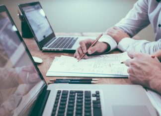 Part-Time CFO Services vs Outsourcing Financial Services: Key Differences